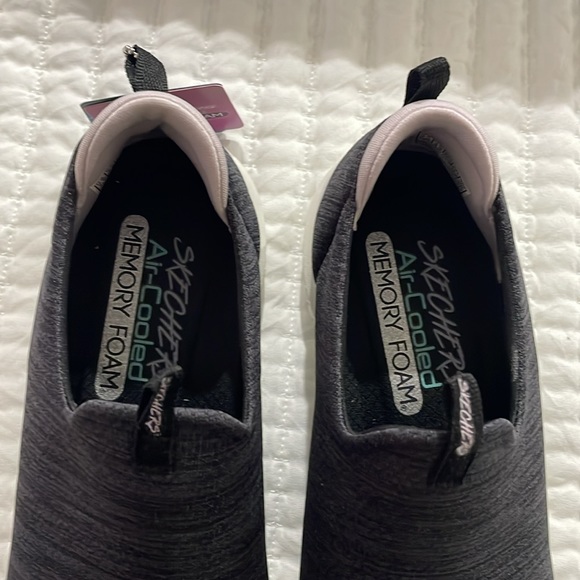 New Skechers memory foam - Picture 6 of 10